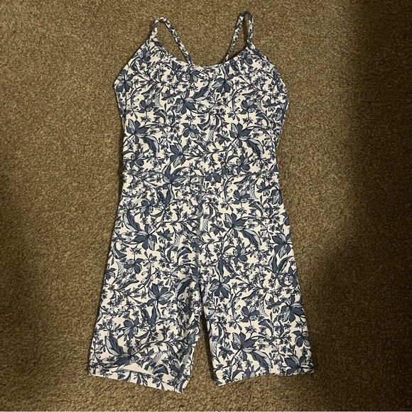 SAGE Collective White and Blue Floral Print Workout Onesie Romper - Picture 1 of 4